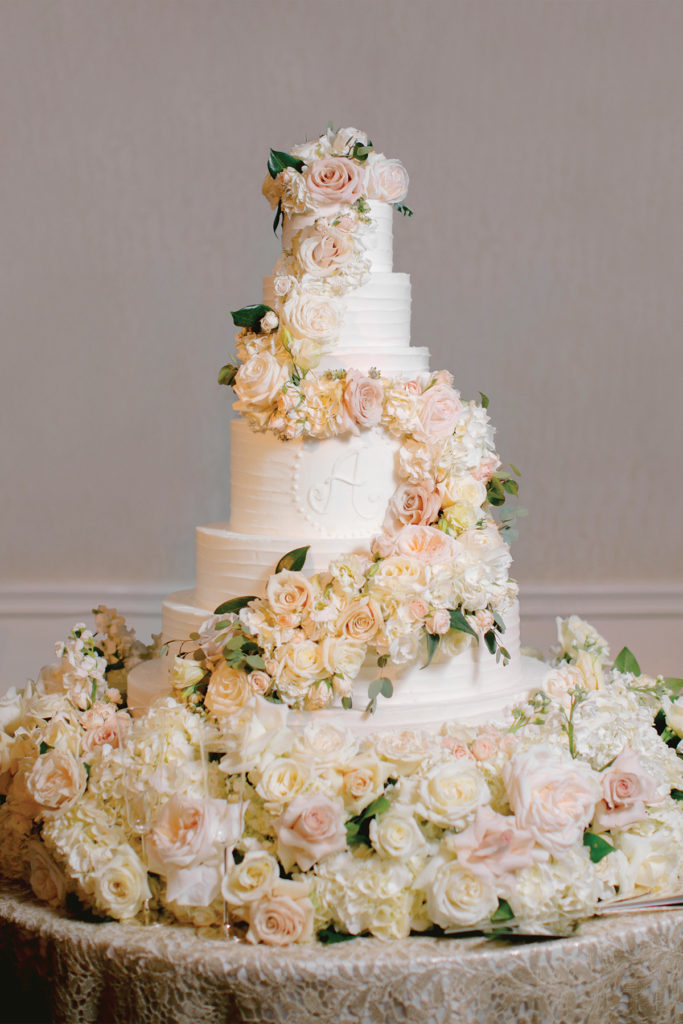 Carsen Wycoff Philip Anderson wedding cake